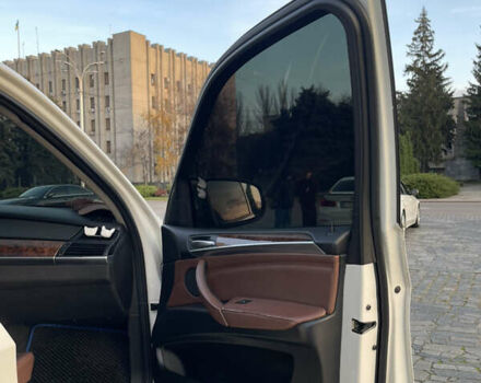 Белый БМВ Х5, объемом двигателя 2.98 л и пробегом 238 тыс. км за 13800 $, фото 11 на Automoto.ua