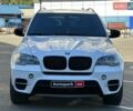 Белый БМВ Х5, объемом двигателя 3 л и пробегом 263 тыс. км за 17490 $, фото 1 на Automoto.ua
