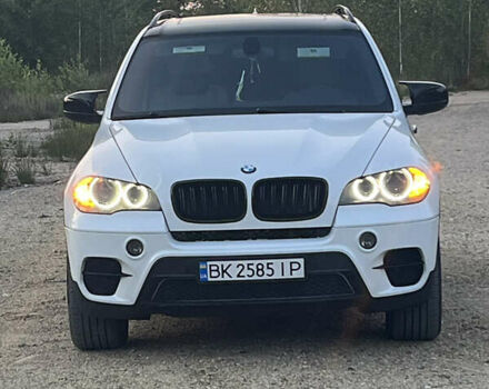 Белый БМВ Х5, объемом двигателя 3 л и пробегом 287 тыс. км за 19500 $, фото 1 на Automoto.ua