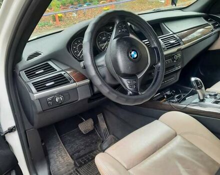 Белый БМВ Х5, объемом двигателя 3 л и пробегом 213 тыс. км за 18500 $, фото 5 на Automoto.ua