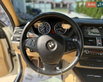 Белый БМВ Х5, объемом двигателя 3 л и пробегом 231 тыс. км за 12999 $, фото 33 на Automoto.ua