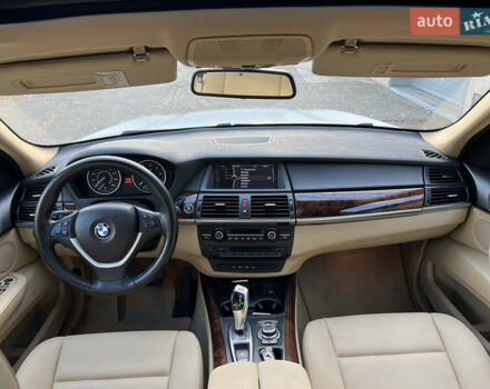 Белый БМВ Х5, объемом двигателя 2.98 л и пробегом 217 тыс. км за 16600 $, фото 10 на Automoto.ua