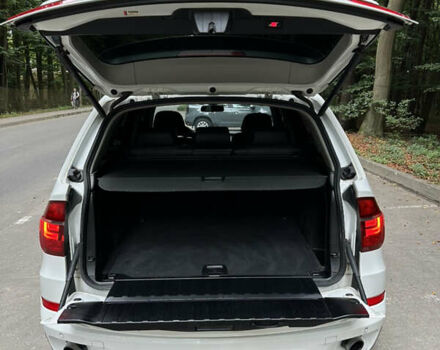 Белый БМВ Х5, объемом двигателя 3 л и пробегом 251 тыс. км за 17800 $, фото 18 на Automoto.ua