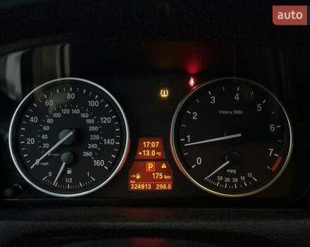 Белый БМВ Х5, объемом двигателя 3 л и пробегом 325 тыс. км за 13700 $, фото 14 на Automoto.ua