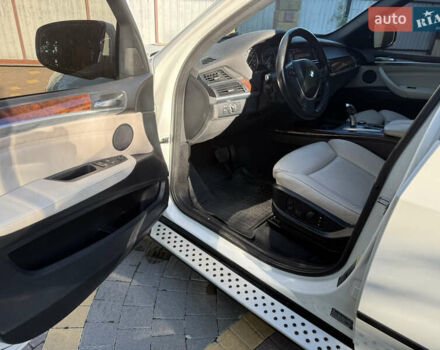 Белый БМВ Х5, объемом двигателя 2.99 л и пробегом 264 тыс. км за 17500 $, фото 10 на Automoto.ua
