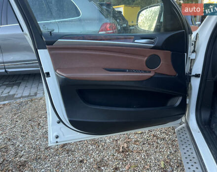 Белый БМВ Х5, объемом двигателя 2.98 л и пробегом 171 тыс. км за 12500 $, фото 11 на Automoto.ua