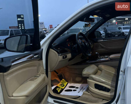 Белый БМВ Х5, объемом двигателя 3 л и пробегом 325 тыс. км за 13700 $, фото 8 на Automoto.ua