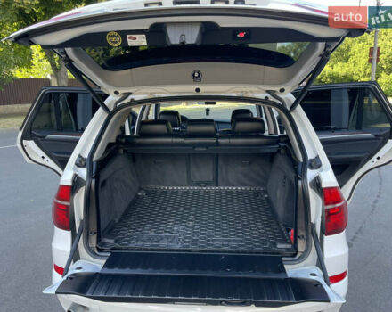 Белый БМВ Х5, объемом двигателя 3 л и пробегом 145 тыс. км за 19000 $, фото 30 на Automoto.ua