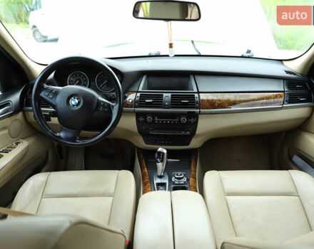 Белый БМВ Х5, объемом двигателя 3 л и пробегом 244 тыс. км за 17500 $, фото 23 на Automoto.ua