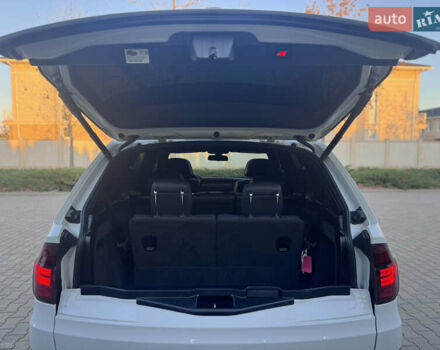 Белый БМВ Х5, объемом двигателя 3 л и пробегом 234 тыс. км за 15800 $, фото 48 на Automoto.ua