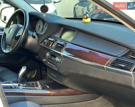 Белый БМВ Х5, объемом двигателя 3 л и пробегом 263 тыс. км за 17490 $, фото 9 на Automoto.ua