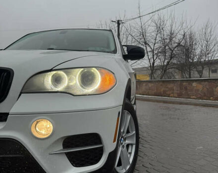 Білий БМВ Х5, об'ємом двигуна 2.99 л та пробігом 320 тис. км за 18000 $, фото 1 на Automoto.ua