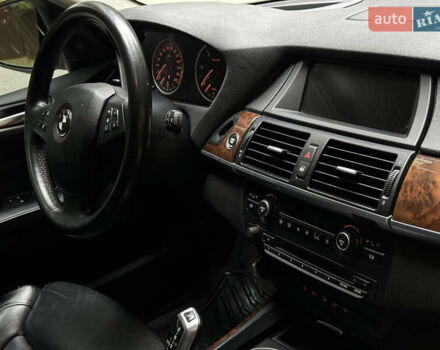 Белый БМВ Х5, объемом двигателя 3 л и пробегом 251 тыс. км за 17800 $, фото 17 на Automoto.ua