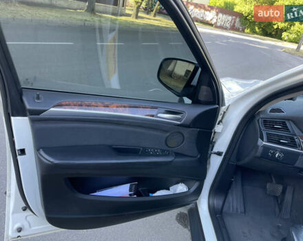 Белый БМВ Х5, объемом двигателя 3 л и пробегом 145 тыс. км за 19000 $, фото 22 на Automoto.ua