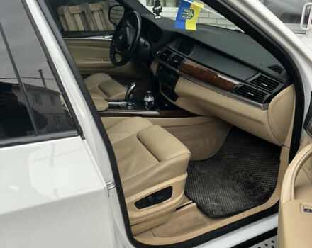 Белый БМВ Х5, объемом двигателя 3 л и пробегом 287 тыс. км за 19500 $, фото 10 на Automoto.ua