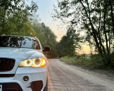 Белый БМВ Х5, объемом двигателя 3 л и пробегом 287 тыс. км за 19500 $, фото 14 на Automoto.ua