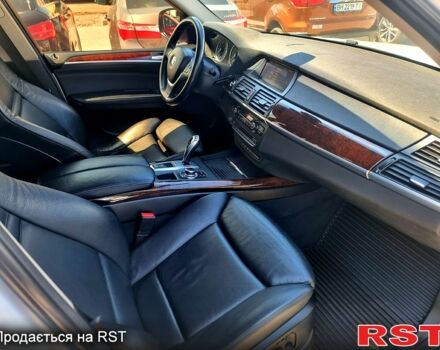 Белый БМВ Х5, объемом двигателя 3 л и пробегом 230 тыс. км за 21000 $, фото 4 на Automoto.ua