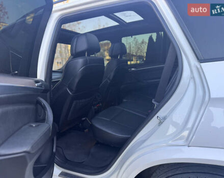 Белый БМВ Х5, объемом двигателя 3 л и пробегом 234 тыс. км за 15800 $, фото 49 на Automoto.ua