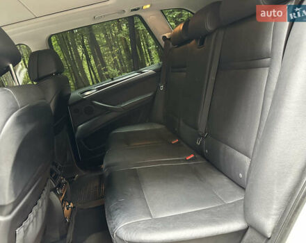 Белый БМВ Х5, объемом двигателя 3 л и пробегом 251 тыс. км за 17800 $, фото 9 на Automoto.ua