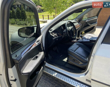 Білий БМВ Х5, об'ємом двигуна 2.99 л та пробігом 200 тис. км за 17100 $, фото 16 на Automoto.ua