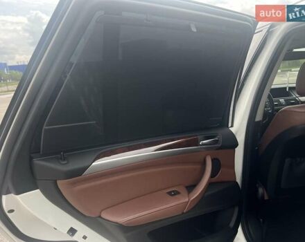 Белый БМВ Х5, объемом двигателя 3 л и пробегом 189 тыс. км за 21500 $, фото 28 на Automoto.ua