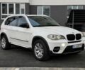 Белый БМВ Х5, объемом двигателя 3 л и пробегом 319 тыс. км за 14505 $, фото 1 на Automoto.ua