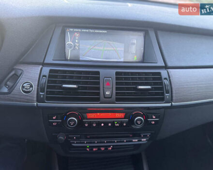 Белый БМВ Х5, объемом двигателя 3 л и пробегом 234 тыс. км за 15800 $, фото 54 на Automoto.ua