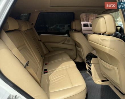 Белый БМВ Х5, объемом двигателя 2.99 л и пробегом 216 тыс. км за 17900 $, фото 12 на Automoto.ua