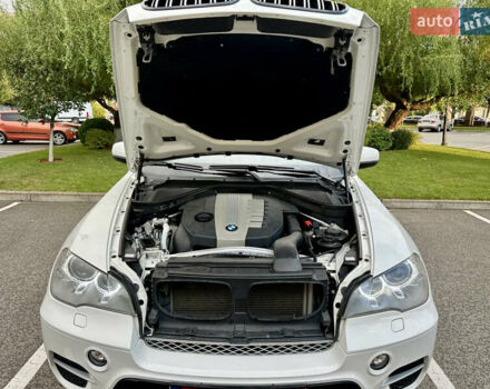 Белый БМВ Х5, объемом двигателя 3 л и пробегом 214 тыс. км за 18499 $, фото 66 на Automoto.ua