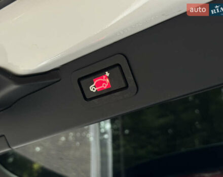 Белый БМВ Х5, объемом двигателя 3 л и пробегом 251 тыс. км за 17800 $, фото 45 на Automoto.ua