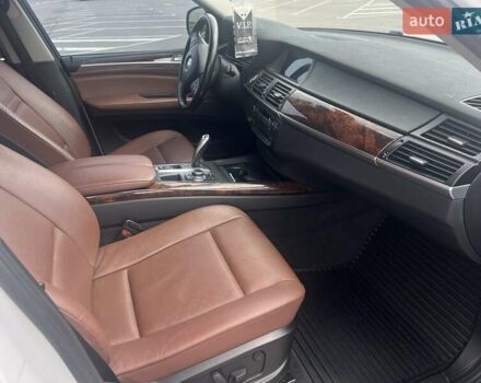 Белый БМВ Х5, объемом двигателя 3 л и пробегом 189 тыс. км за 21500 $, фото 21 на Automoto.ua