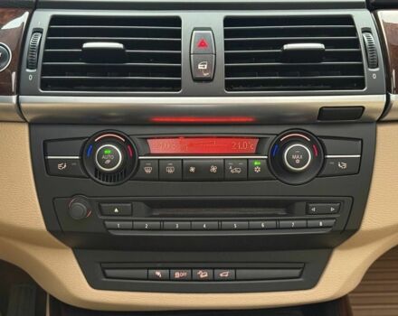 Белый БМВ Х5, объемом двигателя 3 л и пробегом 217 тыс. км за 13950 $, фото 14 на Automoto.ua