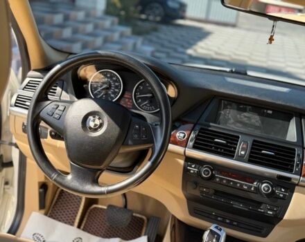 Белый БМВ Х5, объемом двигателя 3 л и пробегом 220 тыс. км за 12500 $, фото 5 на Automoto.ua
