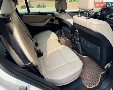 Білий БМВ Х5, об'ємом двигуна 3 л та пробігом 200 тис. км за 13900 $, фото 23 на Automoto.ua