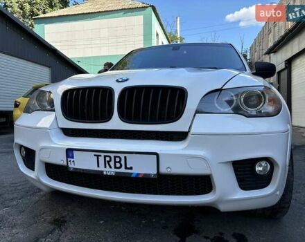 Белый БМВ Х5, объемом двигателя 2.98 л и пробегом 290 тыс. км за 19000 $, фото 1 на Automoto.ua