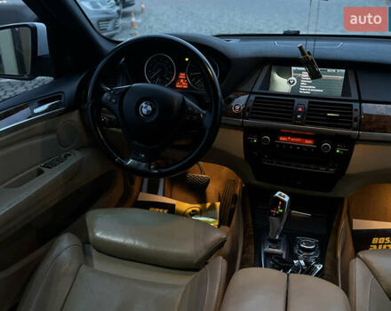 Белый БМВ Х5, объемом двигателя 3 л и пробегом 325 тыс. км за 13700 $, фото 9 на Automoto.ua