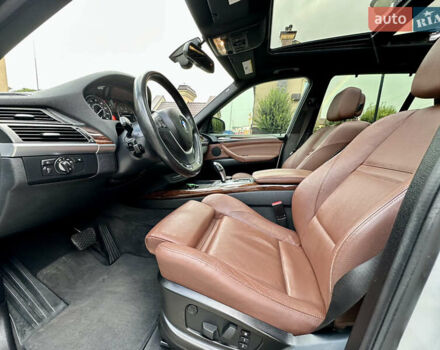 Белый БМВ Х5, объемом двигателя 3 л и пробегом 214 тыс. км за 18499 $, фото 35 на Automoto.ua