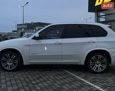 Белый БМВ Х5, объемом двигателя 3 л и пробегом 325 тыс. км за 13700 $, фото 3 на Automoto.ua