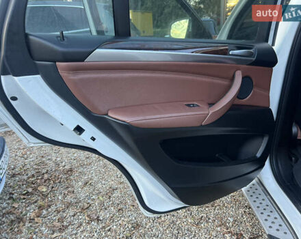 Белый БМВ Х5, объемом двигателя 2.98 л и пробегом 171 тыс. км за 12500 $, фото 14 на Automoto.ua