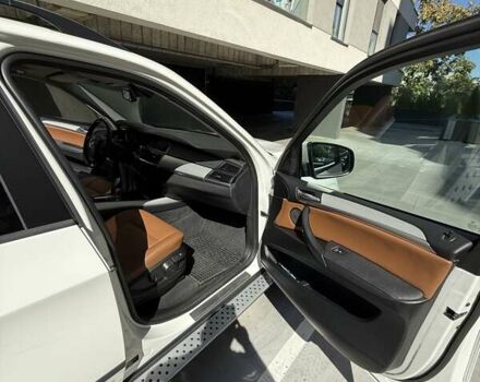 Белый БМВ Х5, объемом двигателя 2.98 л и пробегом 193 тыс. км за 15000 $, фото 8 на Automoto.ua