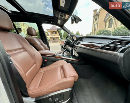 Белый БМВ Х5, объемом двигателя 3 л и пробегом 214 тыс. км за 18499 $, фото 37 на Automoto.ua