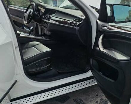 Білий БМВ Х5, об'ємом двигуна 2.99 л та пробігом 212 тис. км за 21100 $, фото 13 на Automoto.ua