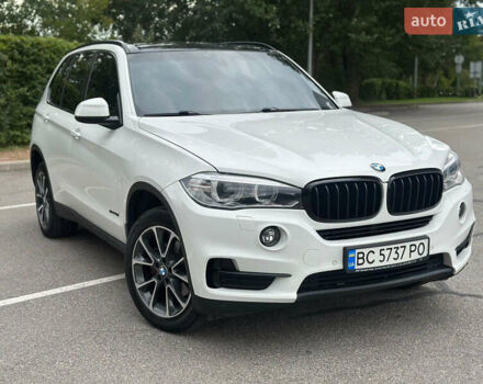 Белый БМВ Х5, объемом двигателя 3 л и пробегом 185 тыс. км за 26300 $, фото 2 на Automoto.ua