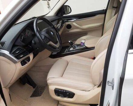 Белый БМВ Х5, объемом двигателя 2.98 л и пробегом 240 тыс. км за 25000 $, фото 3 на Automoto.ua