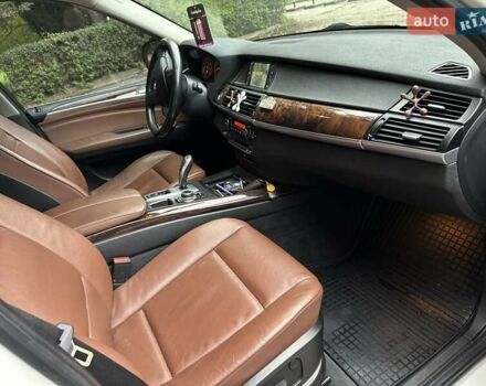 БМВ Х5 2013 в Тернополе на Automoto.ua Белый БМВ Х5, объемом двигателя 2.98 л и пробегом 222 тыс. км за 16666 $, фото 27 на Automoto.ua