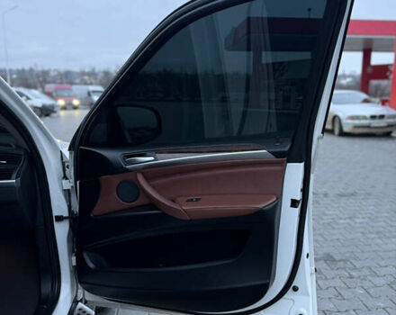 Белый БМВ Х5, объемом двигателя 3 л и пробегом 224 тыс. км за 13300 $, фото 57 на Automoto.ua