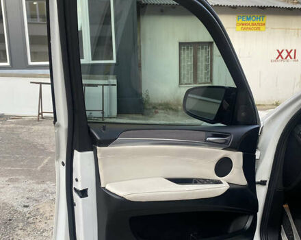БМВ Х5 2013 в Львове на Automoto.ua Белый БМВ Х5, объемом двигателя 2.98 л и пробегом 142 тыс. км за 13000 $, фото 6 на Automoto.ua
