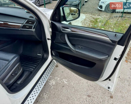 Білий БМВ Х5, об'ємом двигуна 3 л та пробігом 162 тис. км за 22500 $, фото 35 на Automoto.ua