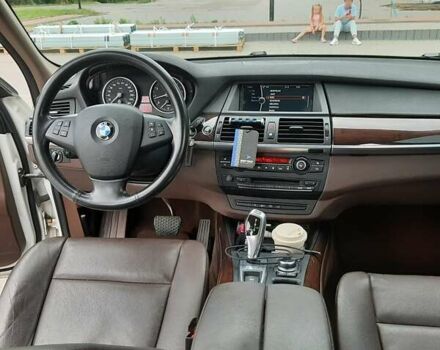Білий БМВ Х5, об'ємом двигуна 2.98 л та пробігом 160 тис. км за 15500 $, фото 23 на Automoto.ua