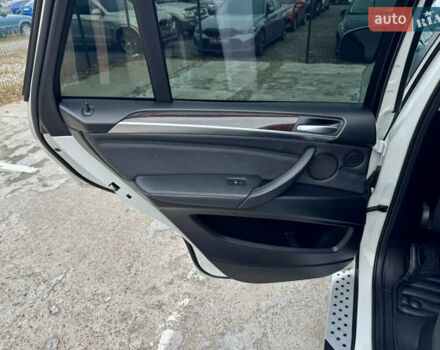 Білий БМВ Х5, об'ємом двигуна 3 л та пробігом 162 тис. км за 22500 $, фото 21 на Automoto.ua